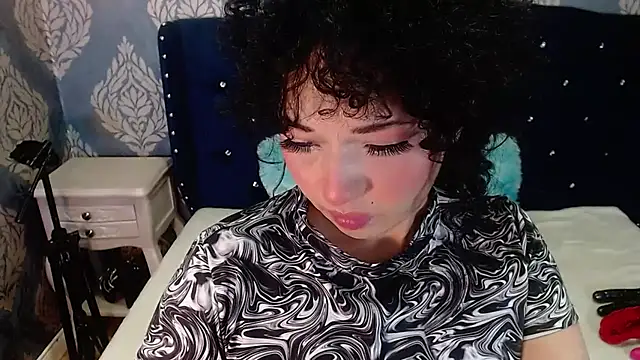 Sofiacowperx online show from 06/28/26, 09:10