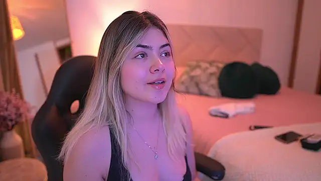 Lau Bee online show from 10/21/25, 05:35