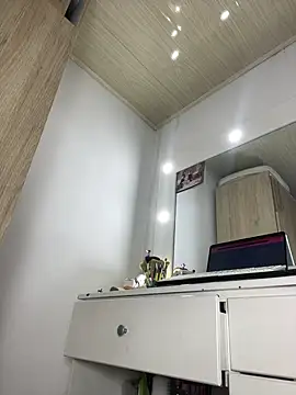 Abigail Cowen online show from 02/16/25, 01:38