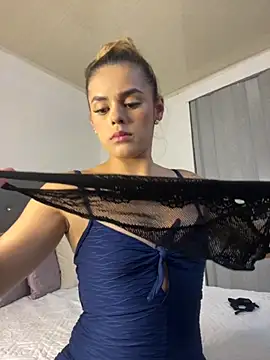 ZoeJohnsoon online show from 10/25/25, 09:53