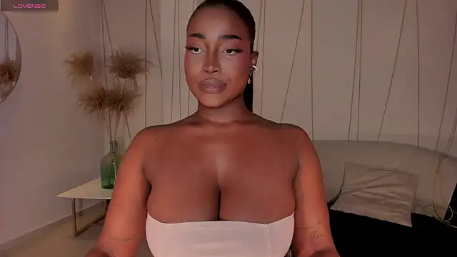 SavannahStorm online show from 06/03/26, 11:57