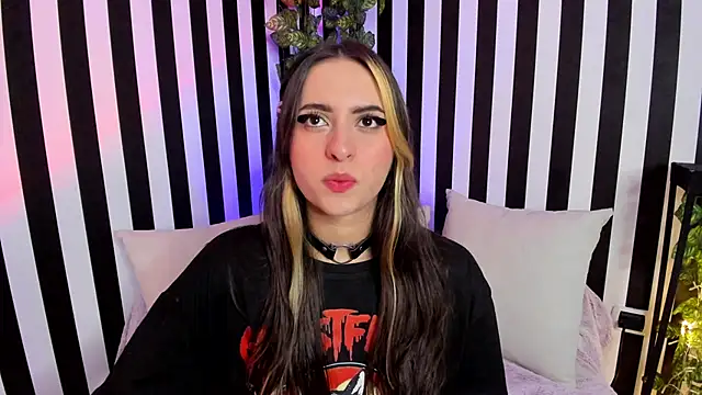 liz goth online show from 09/29/25, 12:32