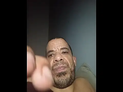 Snapshot of Tjskigh chatting on 01/12/26, 08:41 Tjskigh online show from 01/12/26, 08:41