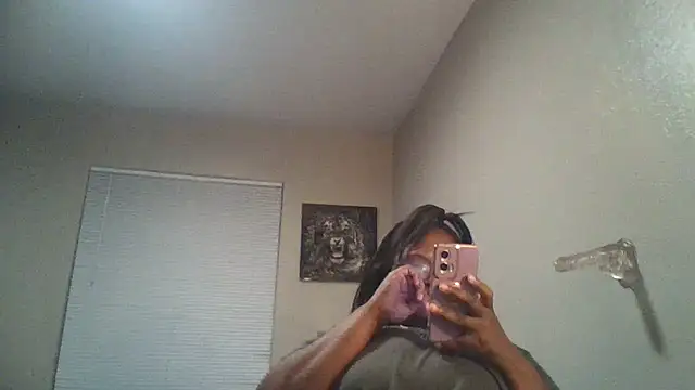 Snapshot of Needmehard chatting on 12/22/24, 03:00 Needmehard online show from 12/22/24, 03:00