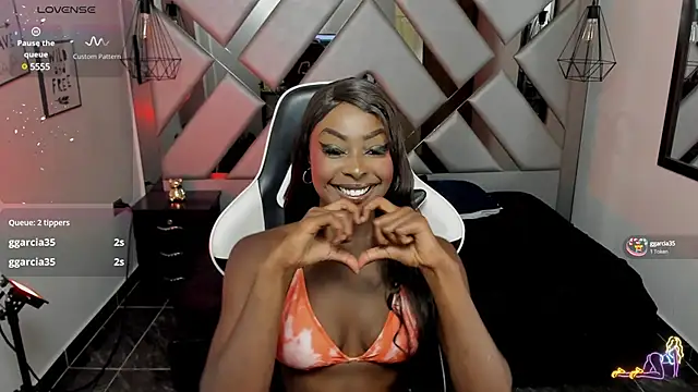 Snapshot of Nahomi-Hill chatting on 02/02/25, 07:57 Nahomi-Hill online show from 02/02/25, 07:57