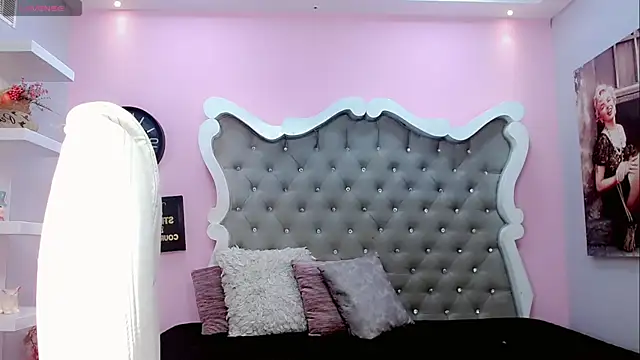 Sophia-Isabella online show from 01/20/25, 11:10