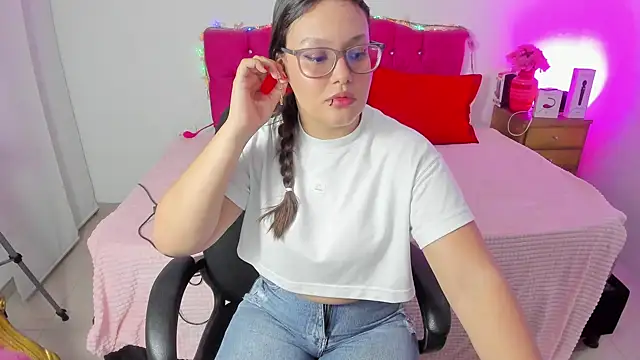 SofiaJoness  online show from 12/23/24, 03:29