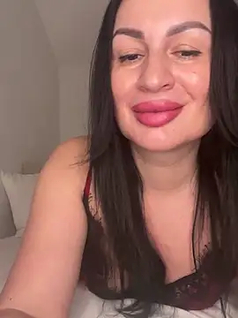 Snapshot of Helena7077 chatting on 02/18/26, 11:44 Helena7077 online show from 02/18/26, 11:44