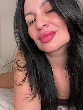 Snapshot of Helena7077 chatting on 02/20/26, 04:53 Helena7077 online show from 02/20/26, 04:53