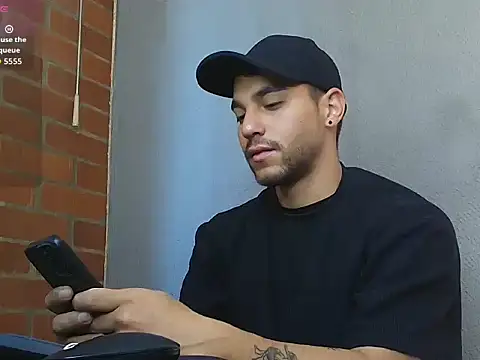 Snapshot of Leandro_valenzuela chatting on 04/18/26, 06:34 Leandro valenzuela online show from 04/18/26, 06:34