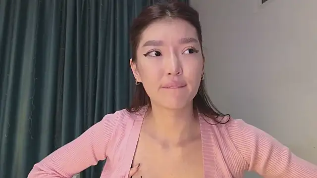 Snapshot of AudreyMell chatting on 12/01/25, 01:05 AudreyMell online show from 12/01/25, 01:05