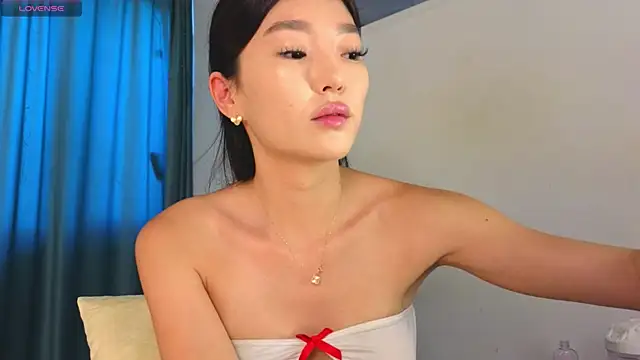 AudreyMell online show from 06/25/26, 06:07