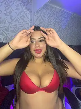 Snapshot of ElaaPerez chatting on 01/06/26, 12:31 ElaaPerez online show from 01/06/26, 12:31