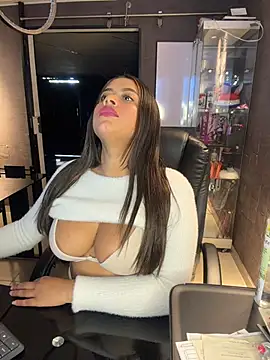 Snapshot of ElaaPerez chatting on 02/09/26, 08:24 ElaaPerez online show from 02/09/26, 08:24