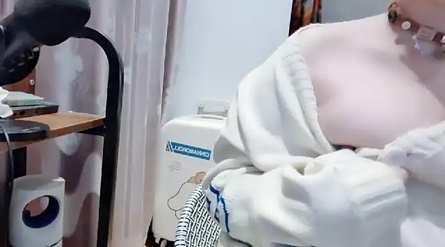 Snapshot of arena1357 chatting on 12/02/24, 04:31 arena1357 online show from 12/02/24, 04:31