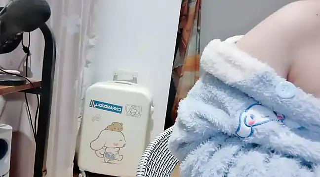 Snapshot of arena1357 chatting on 01/11/25, 10:18 arena1357 online show from 01/11/25, 10:18