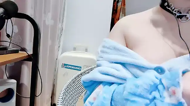 Snapshot of arena1357 chatting on 02/15/25, 07:06 arena1357 online show from 02/15/25, 07:06