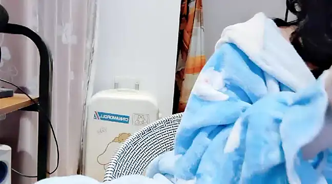 Snapshot of arena1357 chatting on 02/15/25, 10:10 arena1357 online show from 02/15/25, 10:10