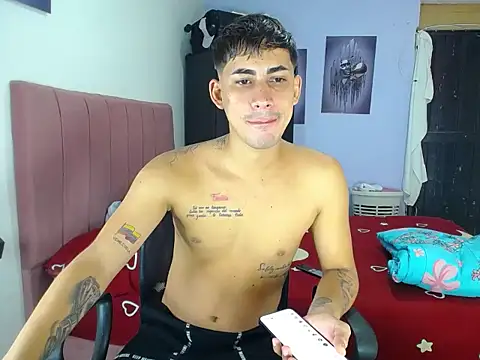 Snapshot of boy_latino_sex chatting on 09/09/25, 10:20 boy latino sex online show from 09/09/25, 10:20