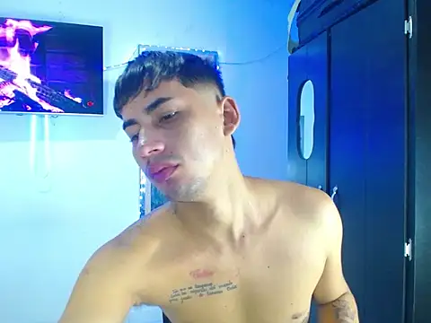 Snapshot of boy_latino_sex chatting on 09/24/25, 05:22 boy latino sex online show from 09/24/25, 05:22
