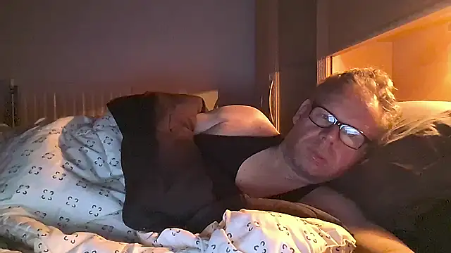 Snapshot of kinkyslet8 chatting on 03/21/26, 05:34 kinkyslet8 online show from 03/21/26, 05:34