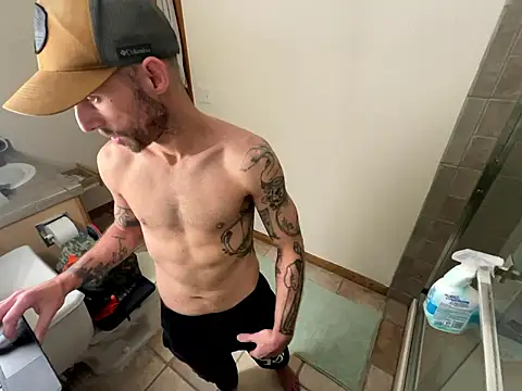 Snapshot of RuffClvb chatting on 12/08/24, 02:18 RuffClvb online show from 12/08/24, 02:18