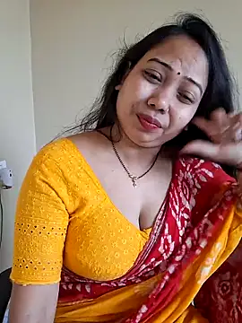 Snapshot of DREAM_GIRL-30 chatting on 02/15/26, 04:20 DREAM GIRL-30 online show from 02/15/26, 04:20