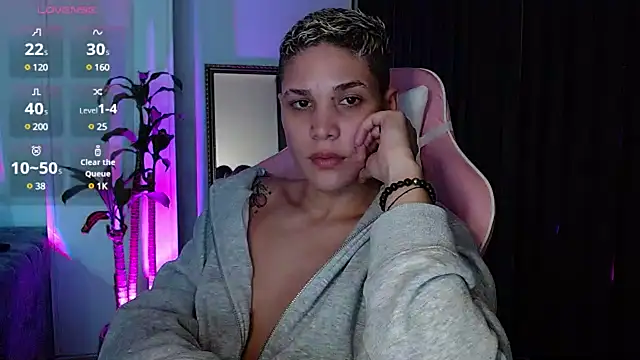 Snapshot of Charlee_pink chatting on 12/16/24, 07:26 Charlee pink online show from 12/16/24, 07:26