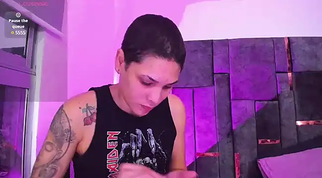 Snapshot of Charlee_pink chatting on 02/13/25, 12:02 Charlee pink online show from 02/13/25, 12:02