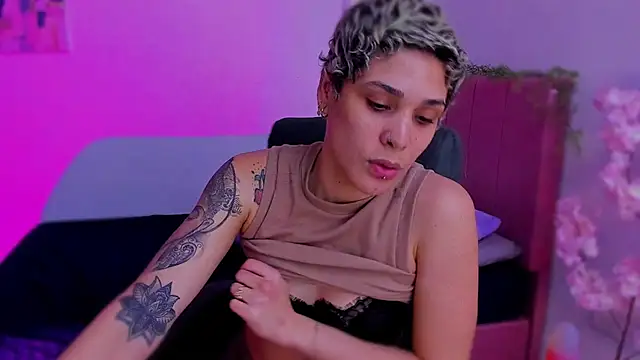 Charlee pink online show from 12/03/25, 03:58