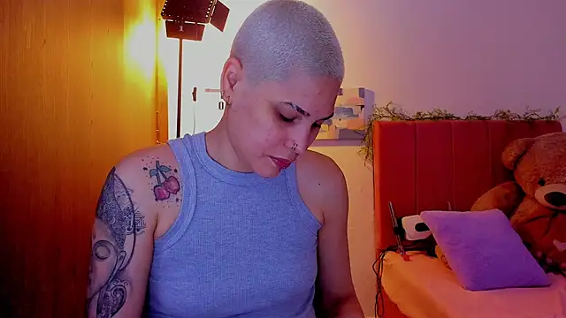 Snapshot of Charlee_pink chatting on 03/26/26, 05:46 Charlee pink online show from 03/26/26, 05:46