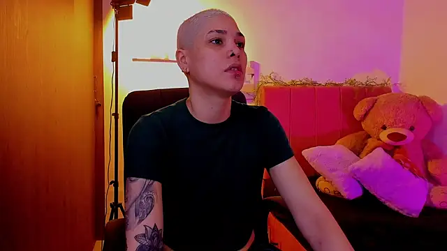 Snapshot of Charlee_pink chatting on 04/03/26, 07:01 Charlee pink online show from 04/03/26, 07:01