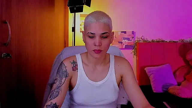 Snapshot of Charlee_pink chatting on 04/07/26, 12:16 Charlee pink online show from 04/07/26, 12:16