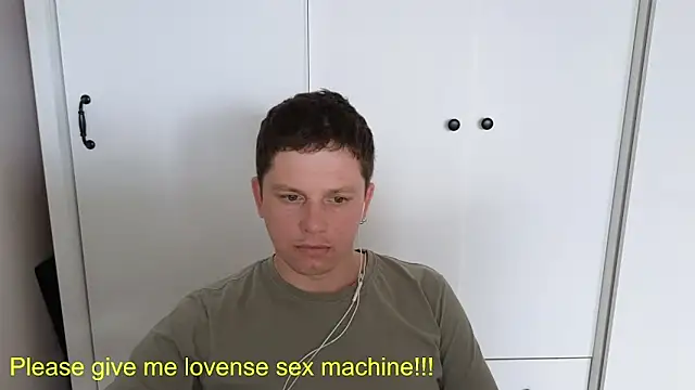 BigL0ve online show from 04/26/26, 03:48