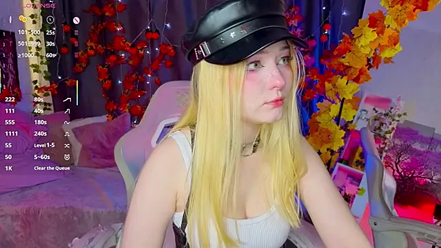 ElswythCovil online show from 10/22/25, 04:02