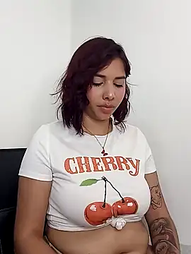 LucyMartelli online show from 02/06/25, 03:31