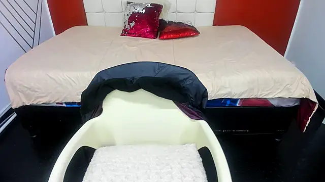 Snapshot of Abrillee1 chatting on 02/18/25, 07:41 Abrillee1 online show from 02/18/25, 07:41