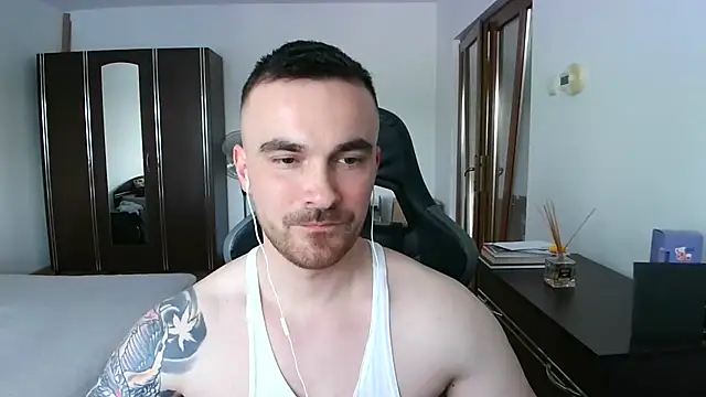 Snapshot of mu5clemania2 chatting on 05/19/26, 02:56 mu5clemania2 online show from 05/19/26, 02:56