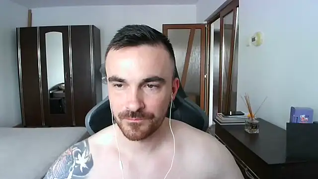 Snapshot of mu5clemania2 chatting on 05/25/26, 02:56 mu5clemania2 online show from 05/25/26, 02:56