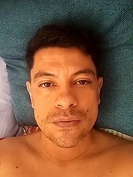 Snapshot of juiba1004 chatting on 10/13/25, 04:07 juiba1004 online show from 10/13/25, 04:07