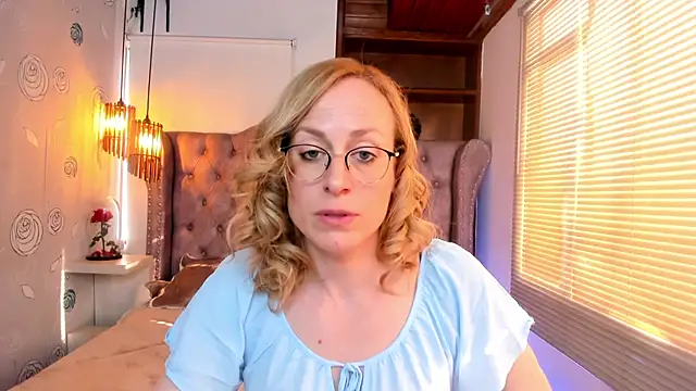 Snapshot of SammySanders chatting on 01/07/25, 09:03 SammySanders online show from 01/07/25, 09:03