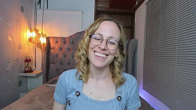 Snapshot of SammySanders chatting on 03/18/25, 11:42 SammySanders online show from 03/18/25, 11:42