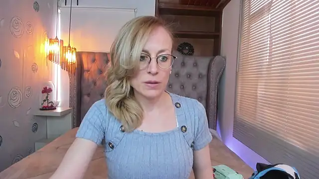 Snapshot of SammySanders chatting on 03/21/25, 05:02 SammySanders online show from 03/21/25, 05:02