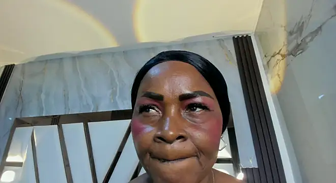 lola hornei online show from 11/12/25, 11:32