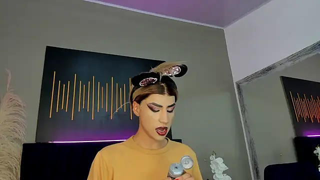 BrianaSchafer online show from 12/02/24, 05:15