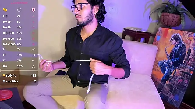 Snapshot of Nicholasrodrii chatting on 01/15/25, 01:34 Nicholasrodrii online show from 01/15/25, 01:34