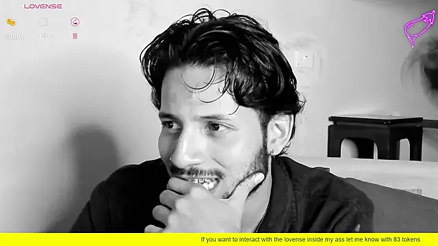 Snapshot of Nicholasrodrii chatting on 02/14/25, 11:20 Nicholasrodrii online show from 02/14/25, 11:20