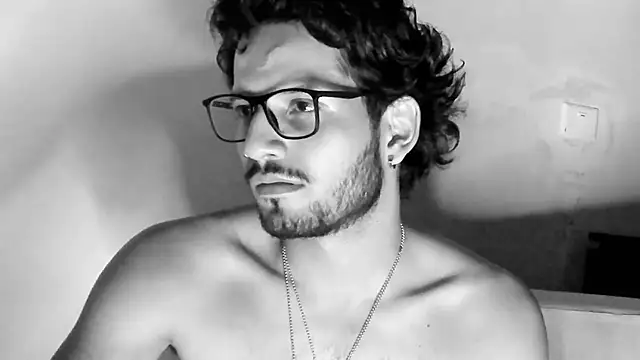 Snapshot of Nicholasrodrii chatting on 02/24/25, 01:35 Nicholasrodrii online show from 02/24/25, 01:35