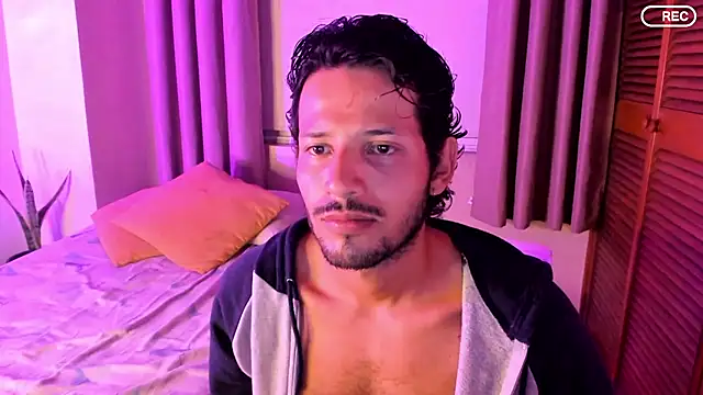 Nicholasrodrii online show from 12/20/25, 01:02