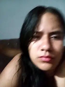 Snapshot of sol_miluna chatting on 11/17/25, 09:37 sol miluna online show from 11/17/25, 09:37